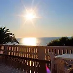 Baia Calava E Üdülőpark Gioiosa Marea