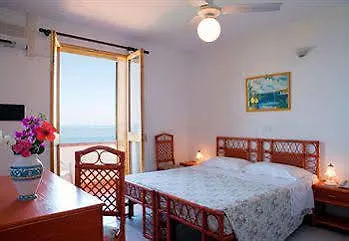 Baia Calavà E Parco vacanze 3*