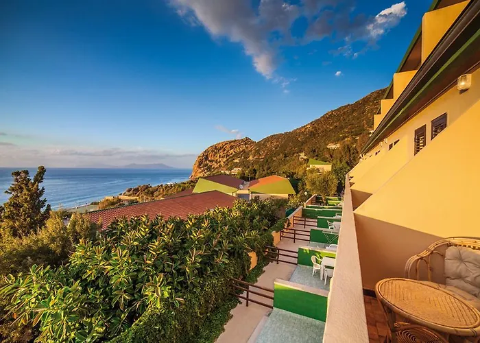 Baia Calava E Üdülőpark