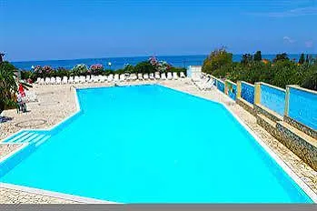 Baia Calava E Üdülőpark